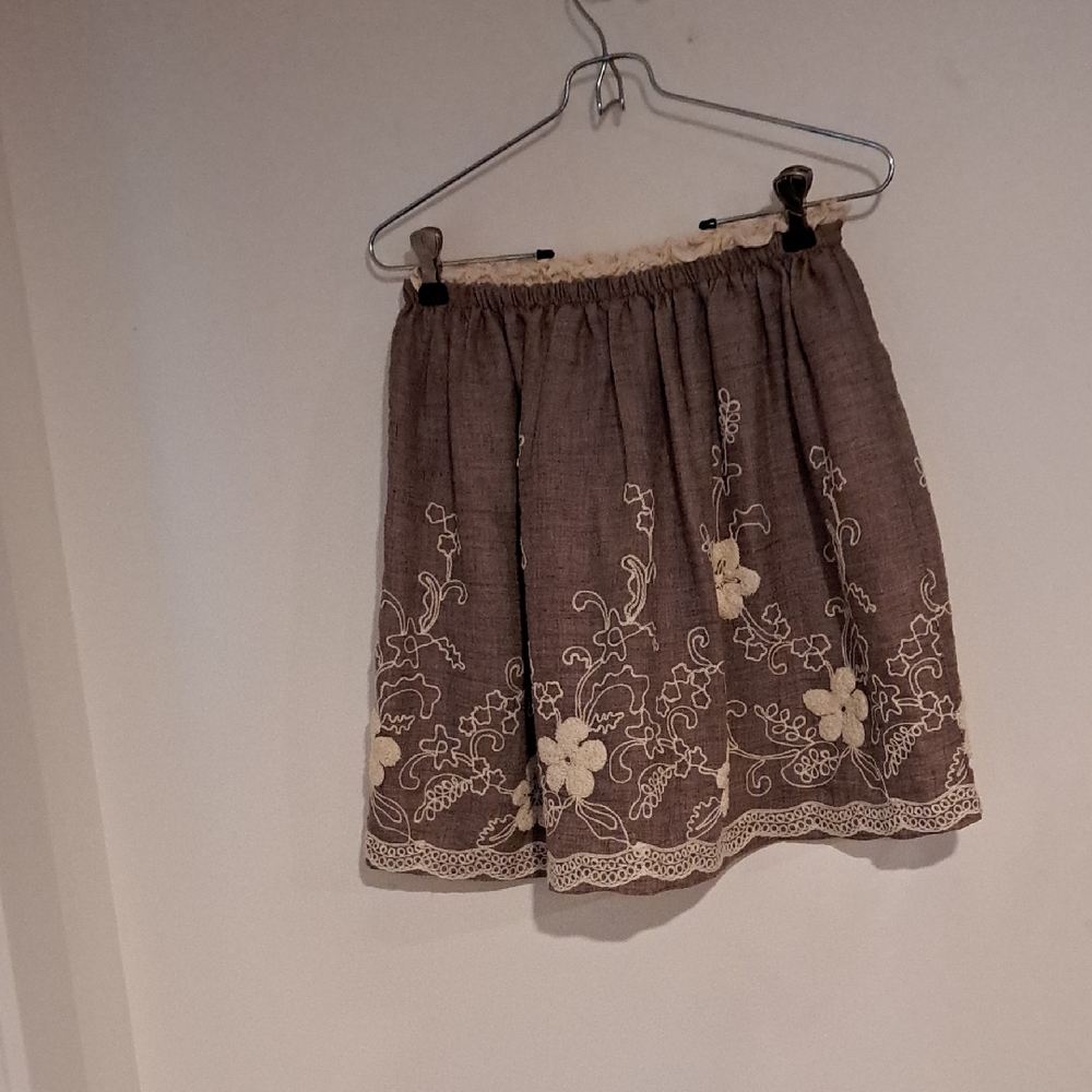 Meline Brown Floral Embroidered Skirt Size S B108